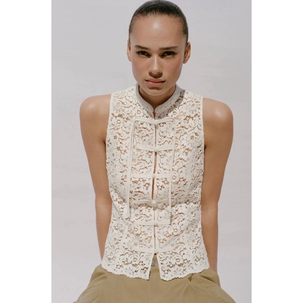 ZARA Guipure Lace Frog Clasp Sleeveless Top White XS NWT Chinoiserie Frog Clasp
